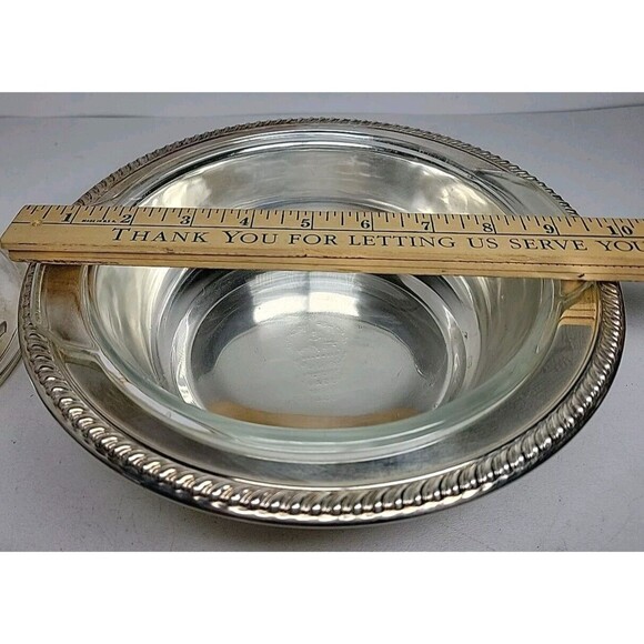 Vintage Silver Plated Sheridan Serving Dish with Lid and Anchor Hocking Insert - Picture 3 of 8